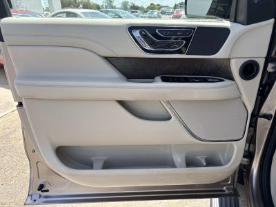 2019 Lincoln Navigator Select 4x2