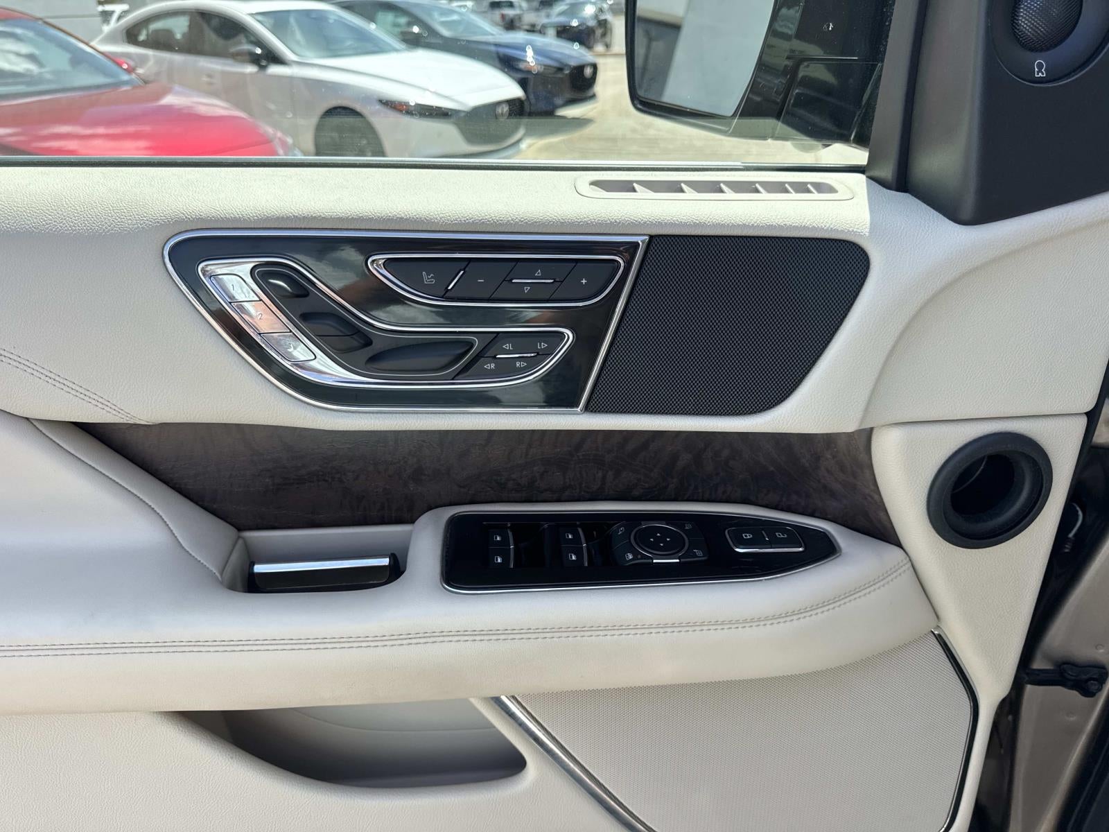 2019 Lincoln Navigator Select 4x2