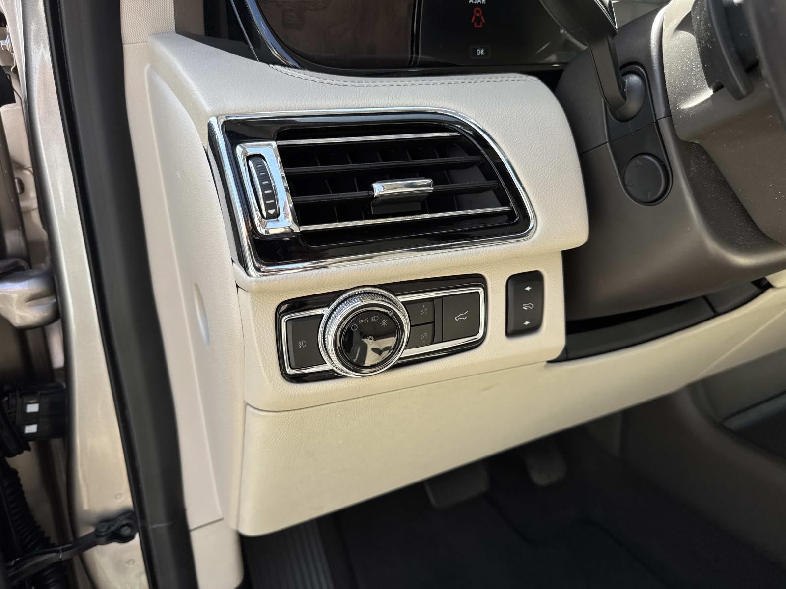 2019 Lincoln Navigator Select 4x2