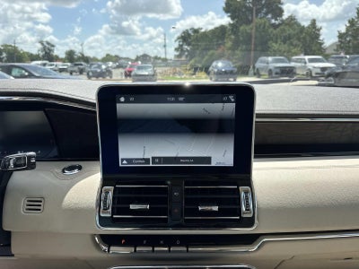 2019 Lincoln Navigator Select 4x2