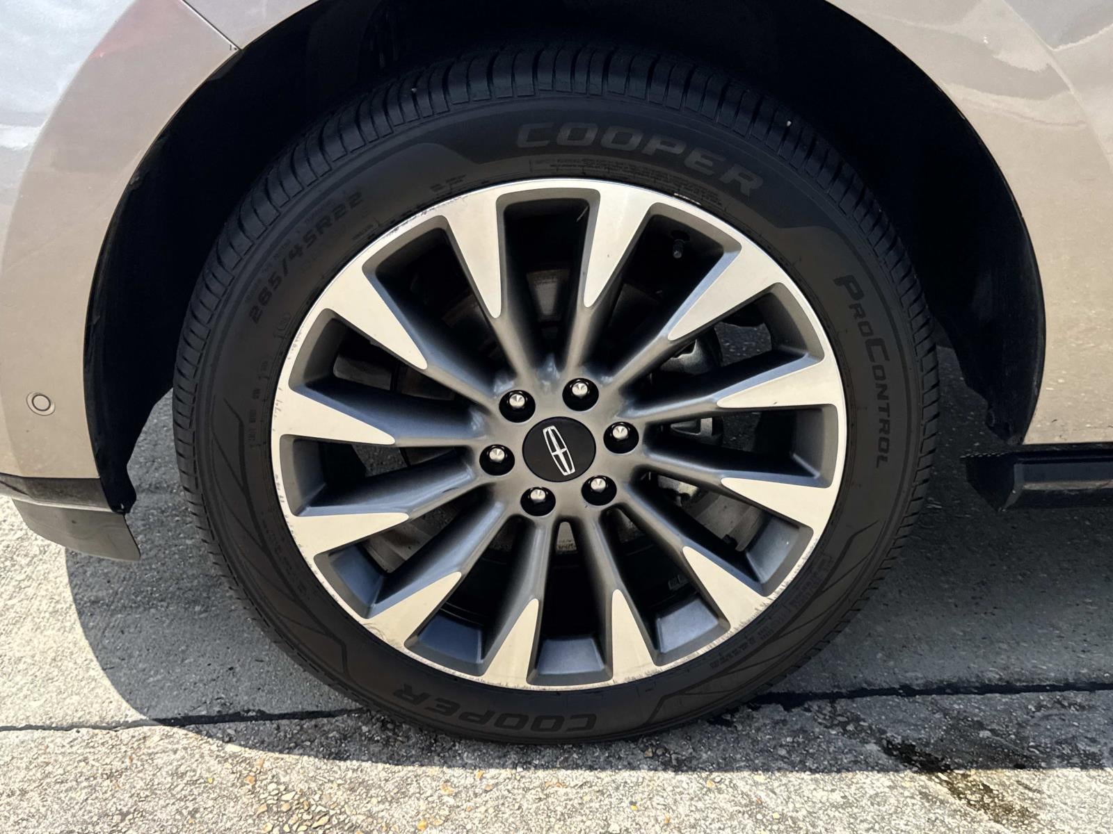 2019 Lincoln Navigator Select 4x2