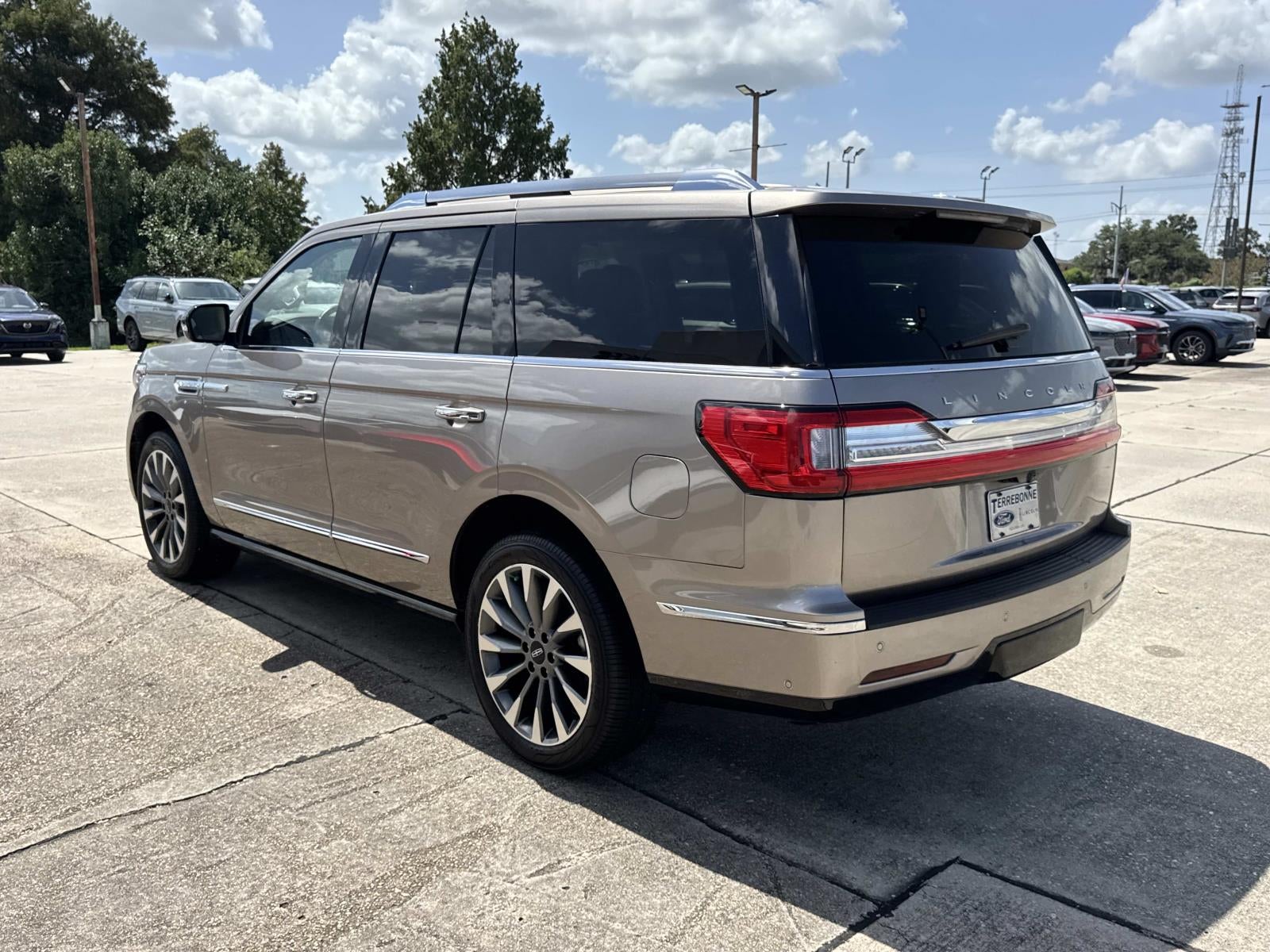 2019 Lincoln Navigator Select 4x2