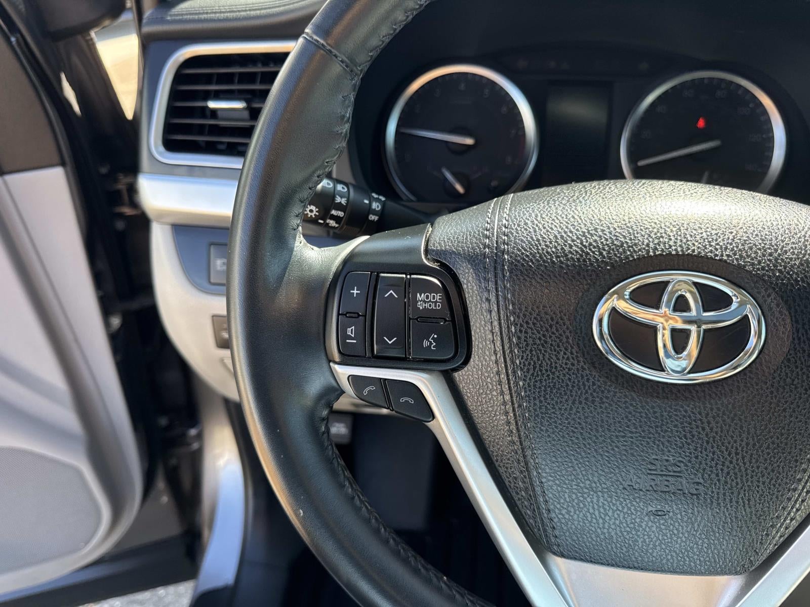 2019 Toyota Highlander SE V6 FWD (Natl)