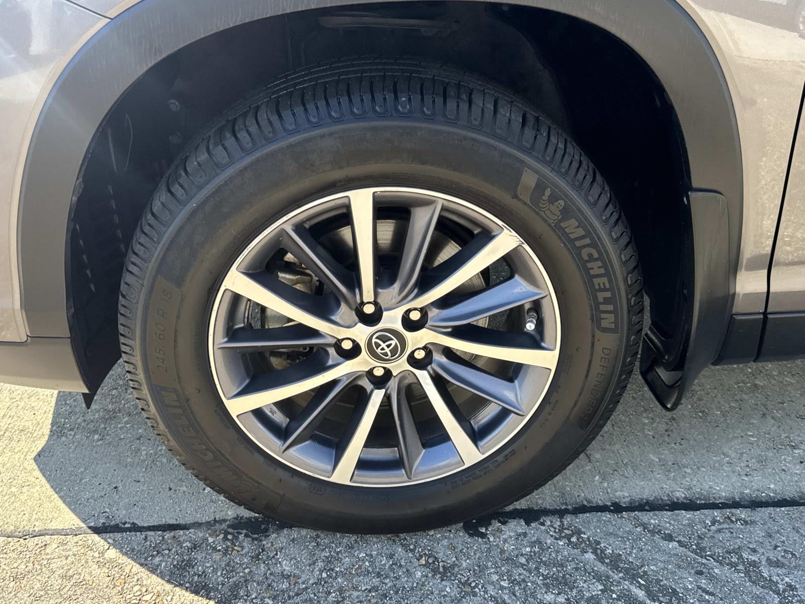 2019 Toyota Highlander SE V6 FWD (Natl)