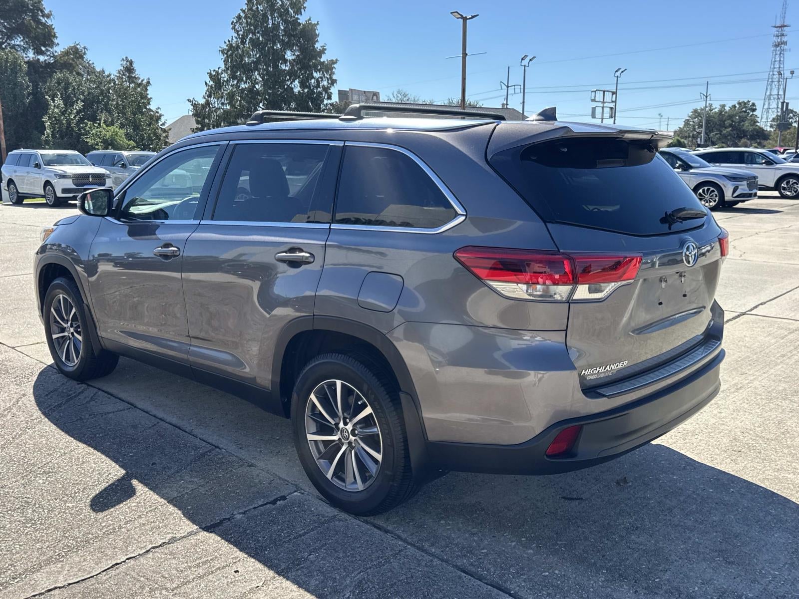 2019 Toyota Highlander SE V6 FWD (Natl)