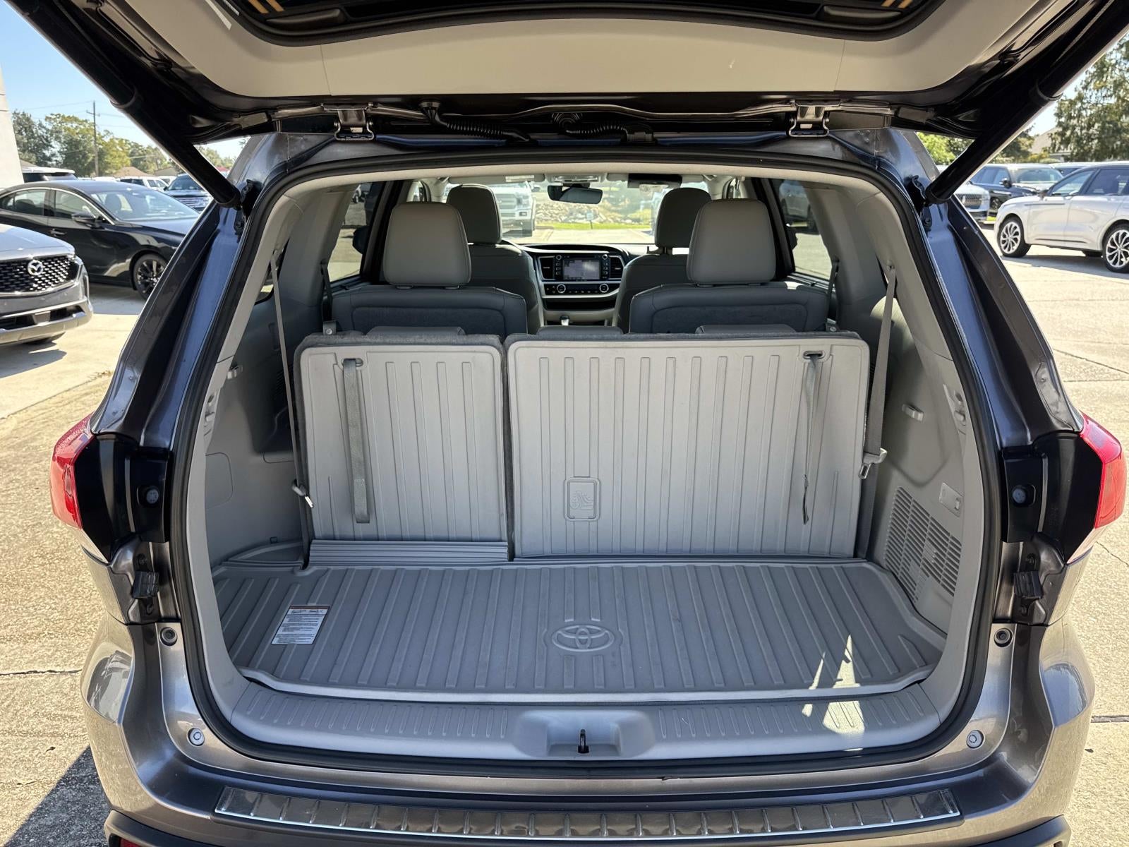 2019 Toyota Highlander SE V6 FWD (Natl)