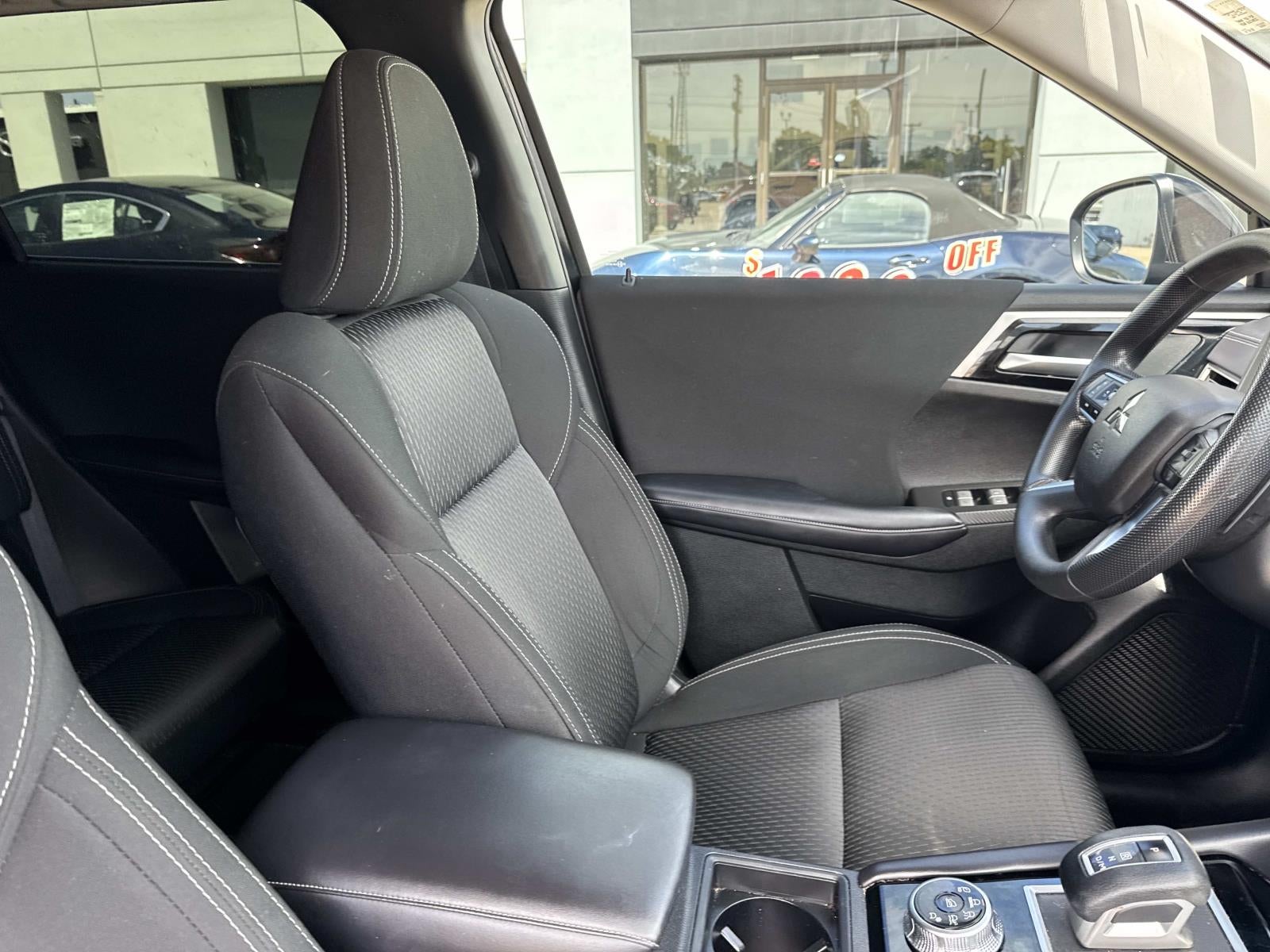 2024 Mitsubishi Outlander ES FWD