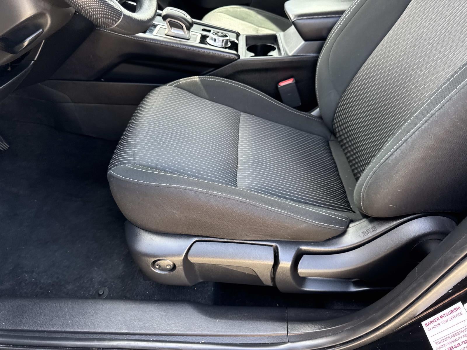 2024 Mitsubishi Outlander ES FWD