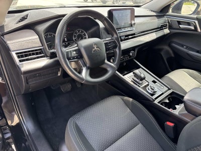 2024 Mitsubishi Outlander ES FWD