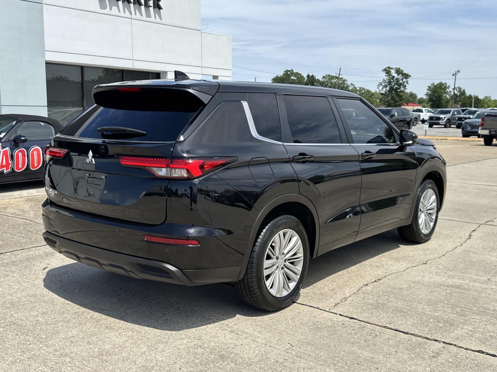 2024 Mitsubishi Outlander ES FWD