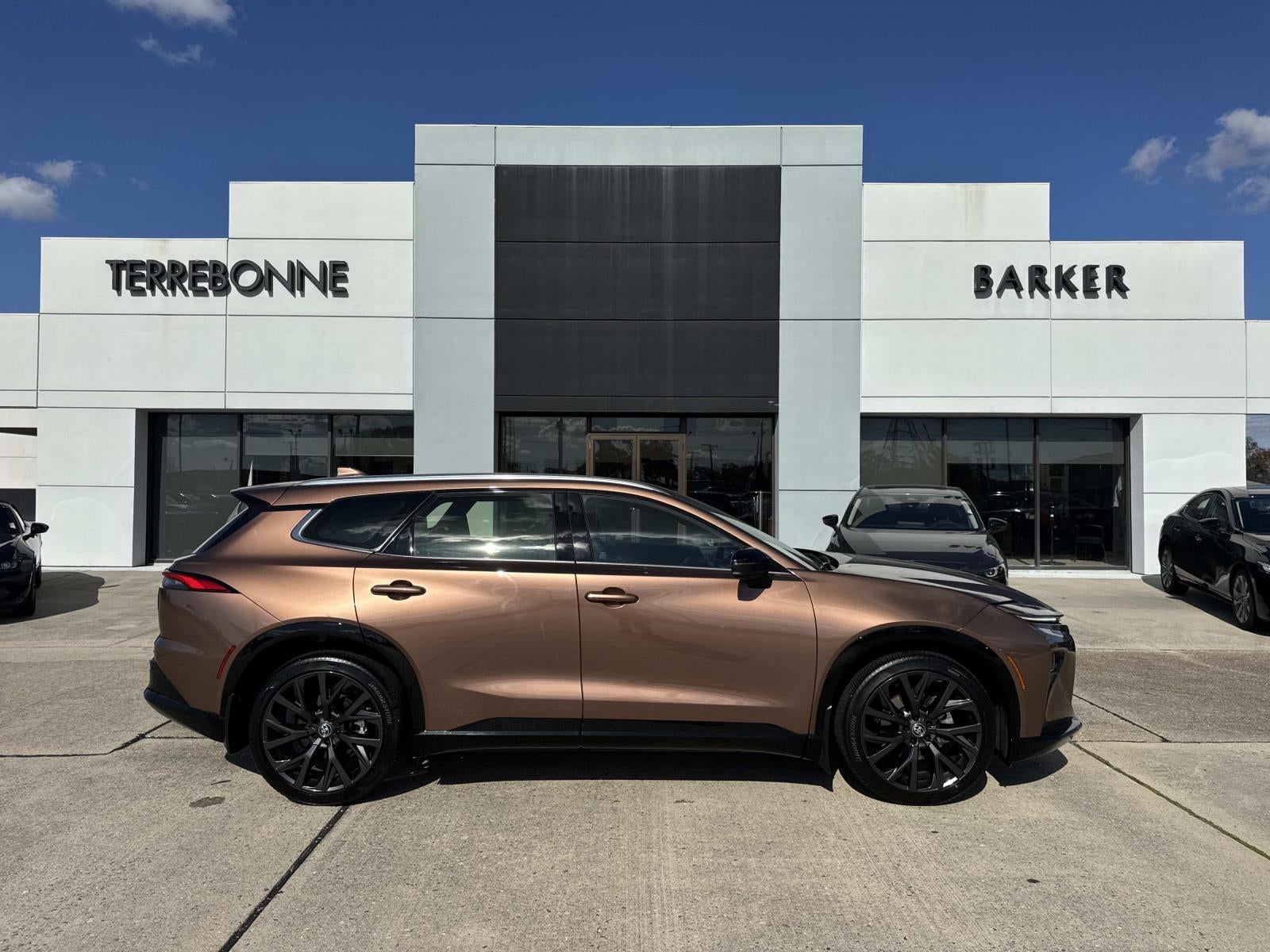 2025 Toyota Crown Signia Limited AWD (Natl)