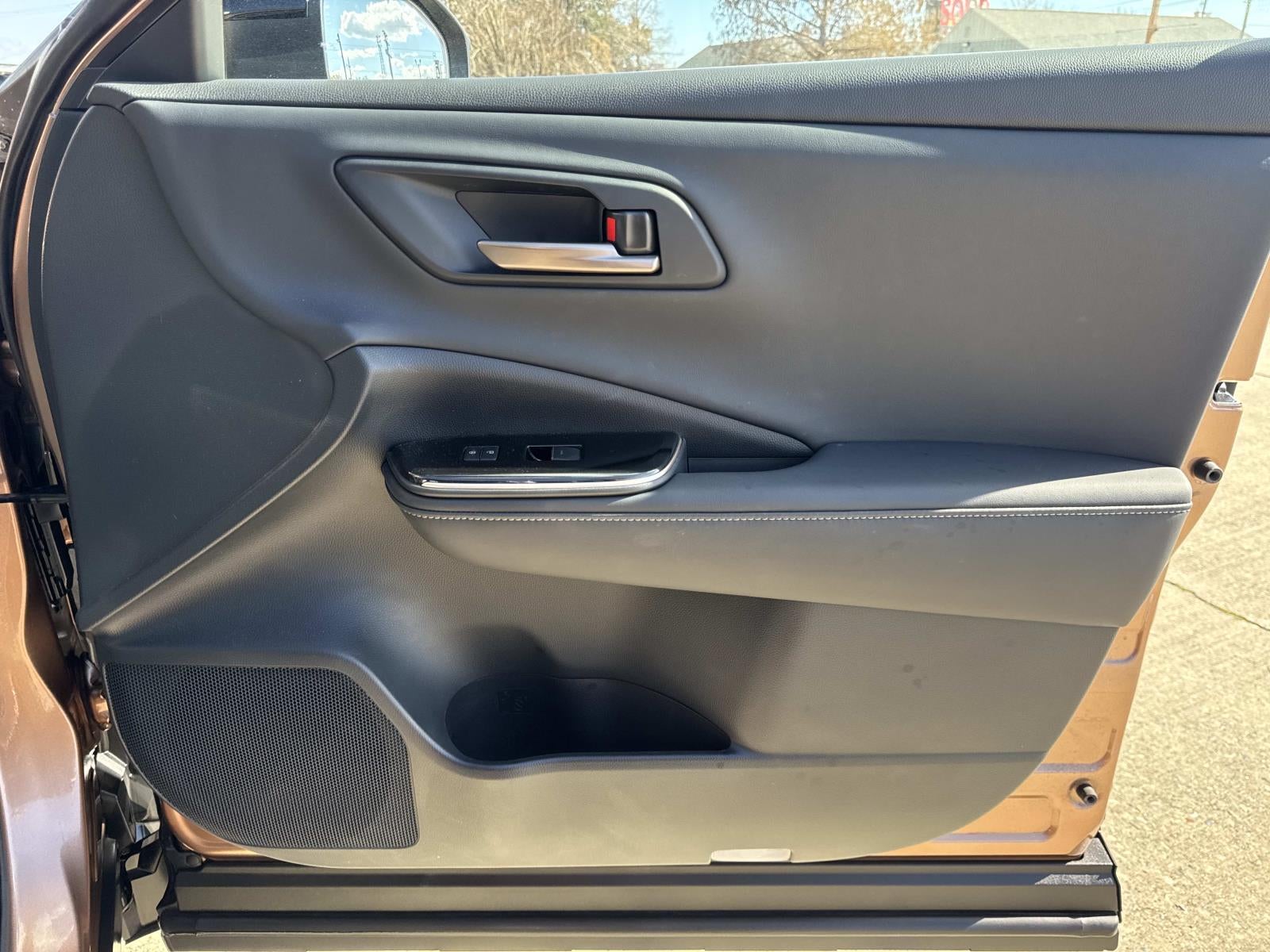 2025 Toyota Crown Signia Limited AWD (Natl)