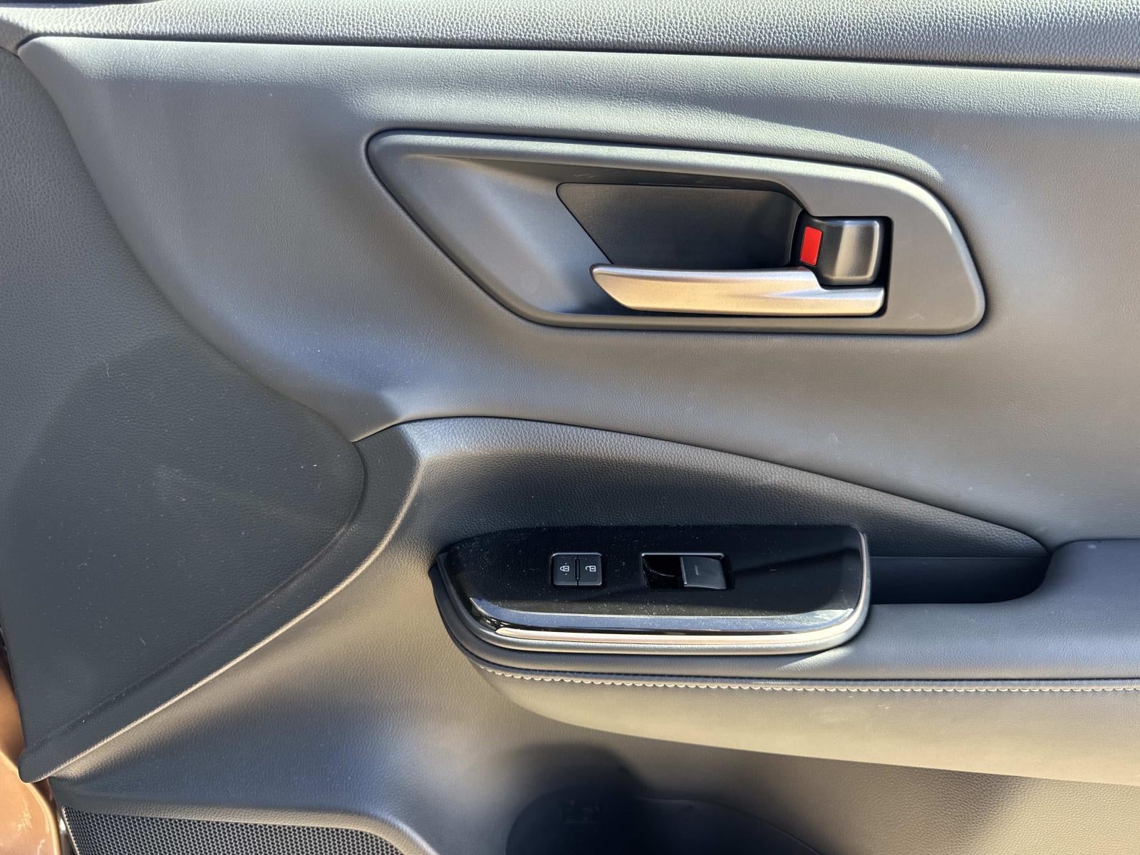 2025 Toyota Crown Signia Limited AWD (Natl)