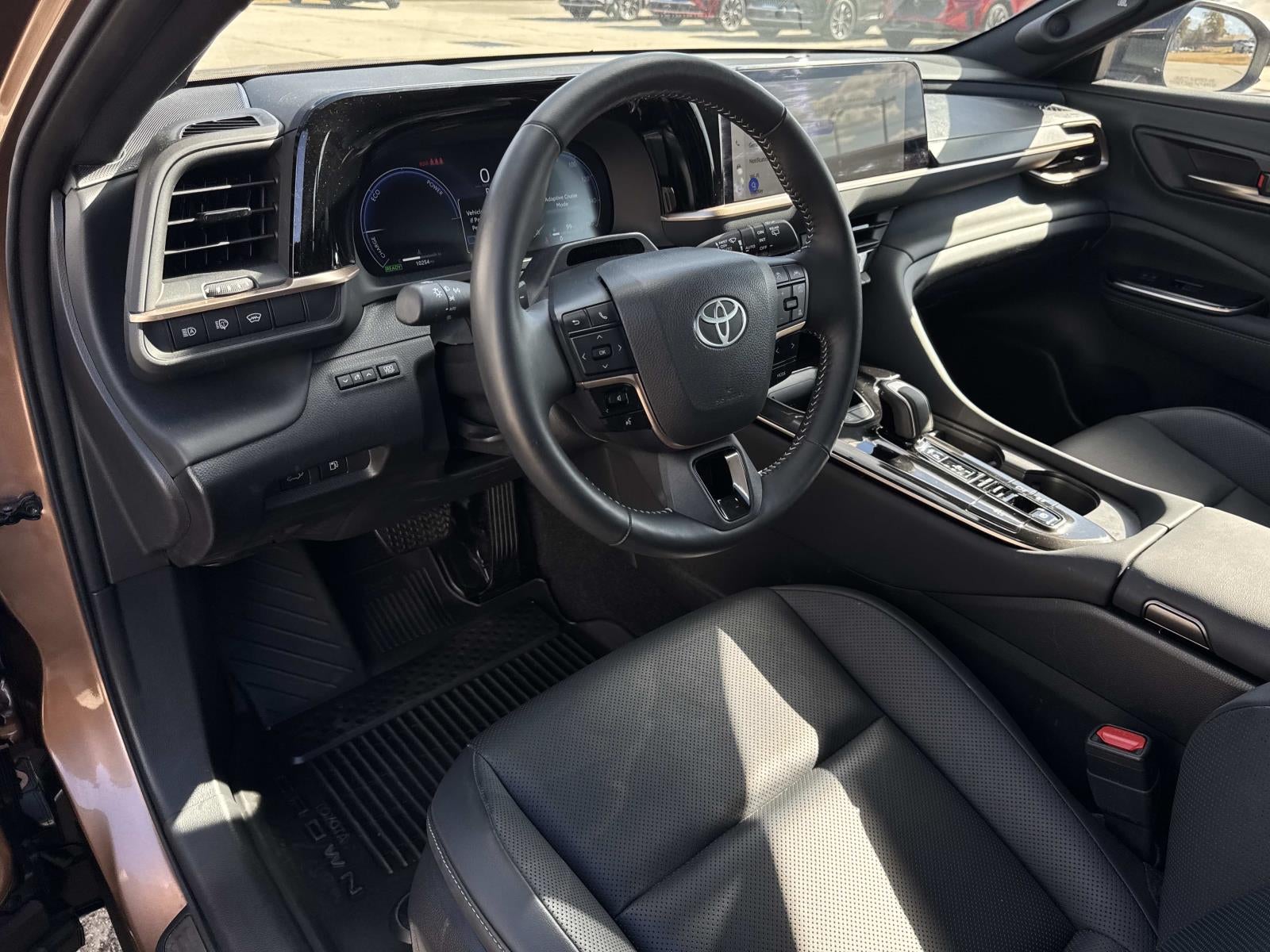 2025 Toyota Crown Signia Limited AWD (Natl)