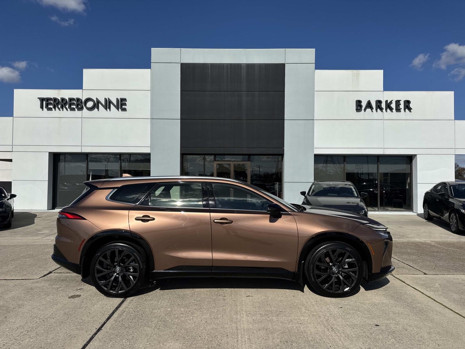 2025 Toyota Crown Signia Limited AWD (Natl)