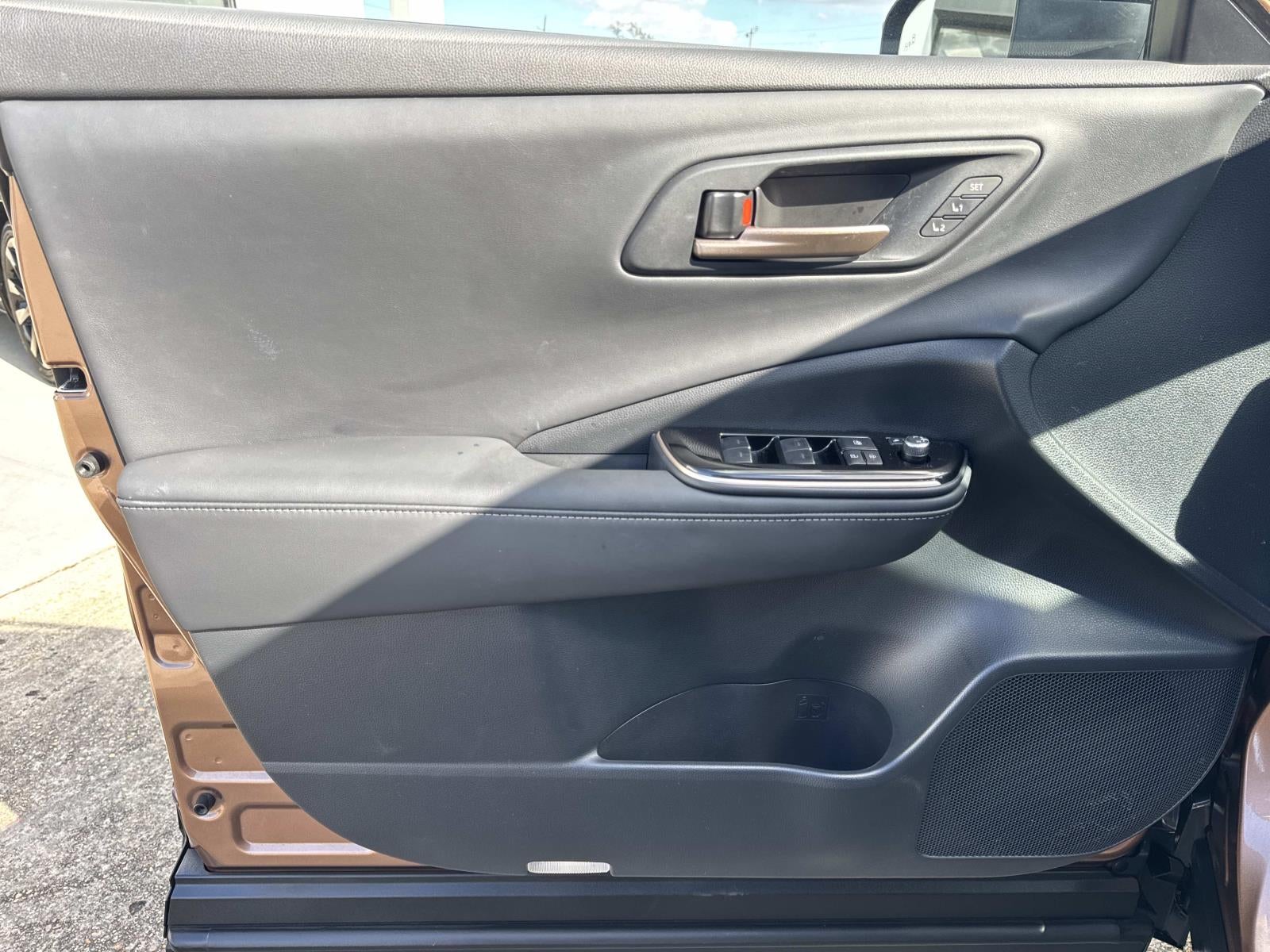 2025 Toyota Crown Signia Limited AWD (Natl)