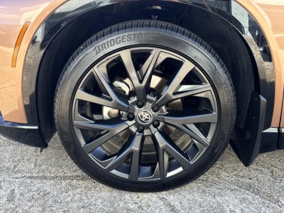 2025 Toyota Crown Signia Limited AWD (Natl)