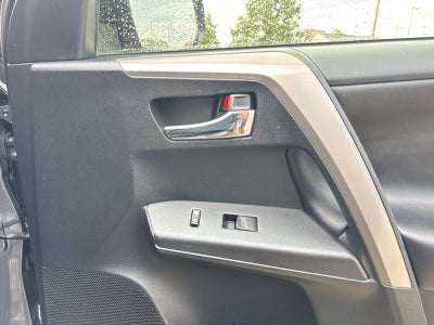 2018 Toyota RAV4 XLE FWD (Natl)