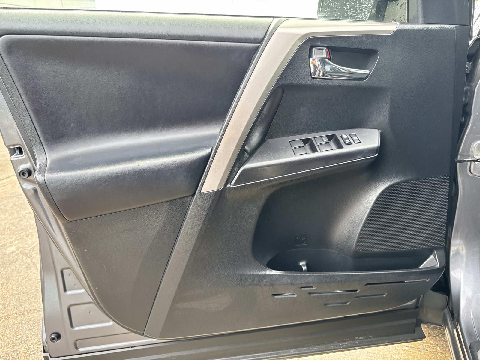 2018 Toyota RAV4 XLE FWD (Natl)