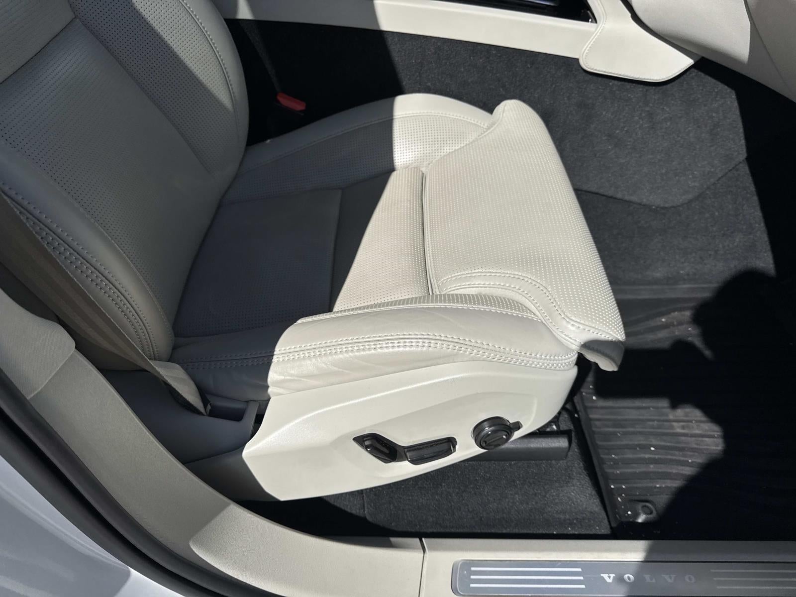 2024 Volvo XC90 B6 AWD Ultimate Bright Theme 7P