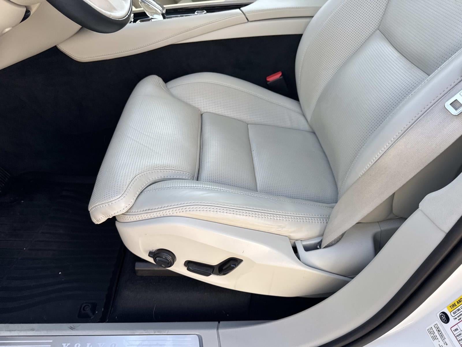 2024 Volvo XC90 B6 AWD Ultimate Bright Theme 7P