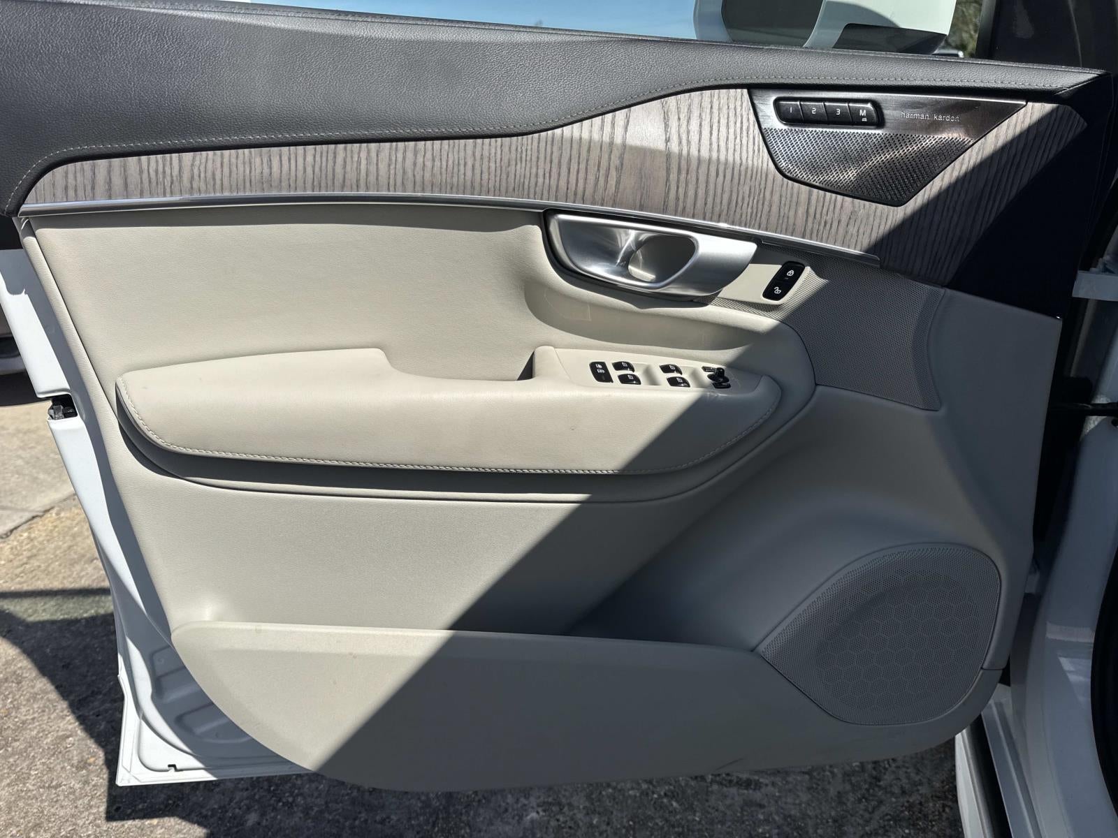 2024 Volvo XC90 B6 AWD Ultimate Bright Theme 7P