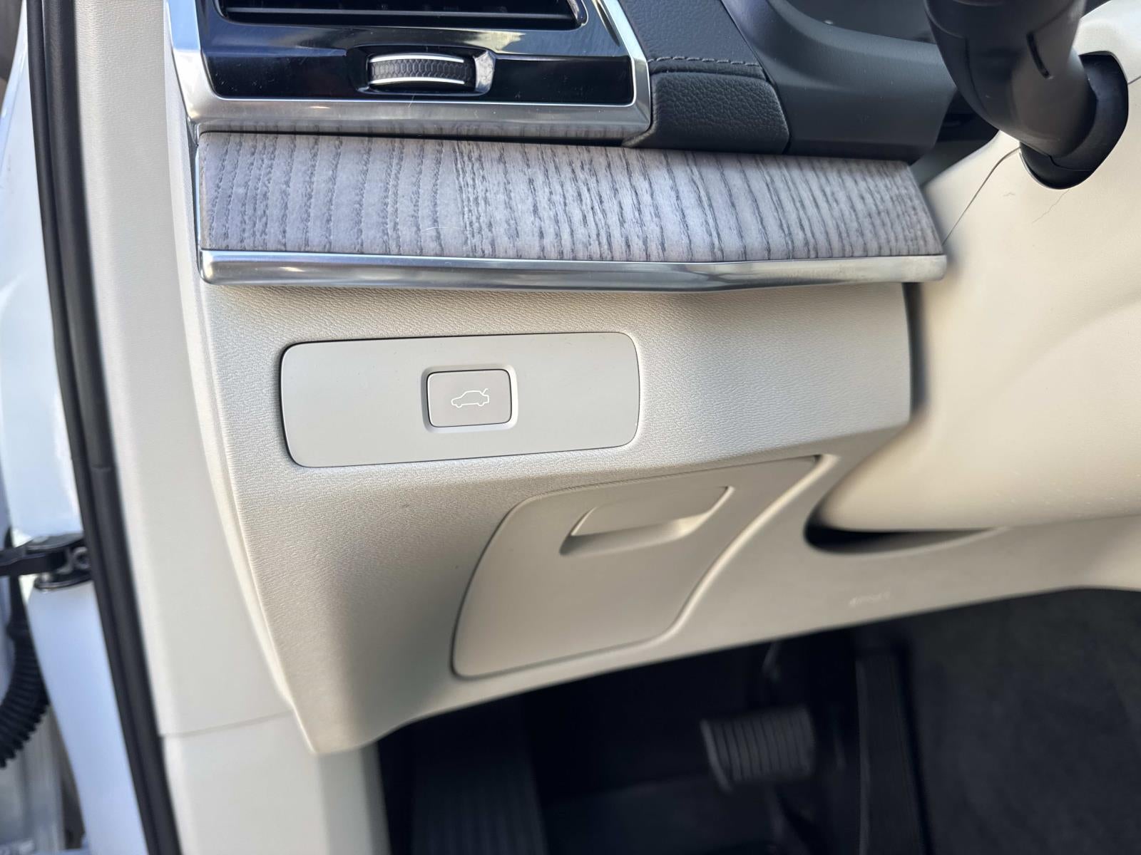 2024 Volvo XC90 B6 AWD Ultimate Bright Theme 7P