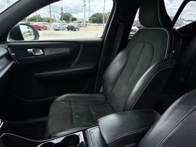 2019 Volvo XC40 T4 FWD R-Design
