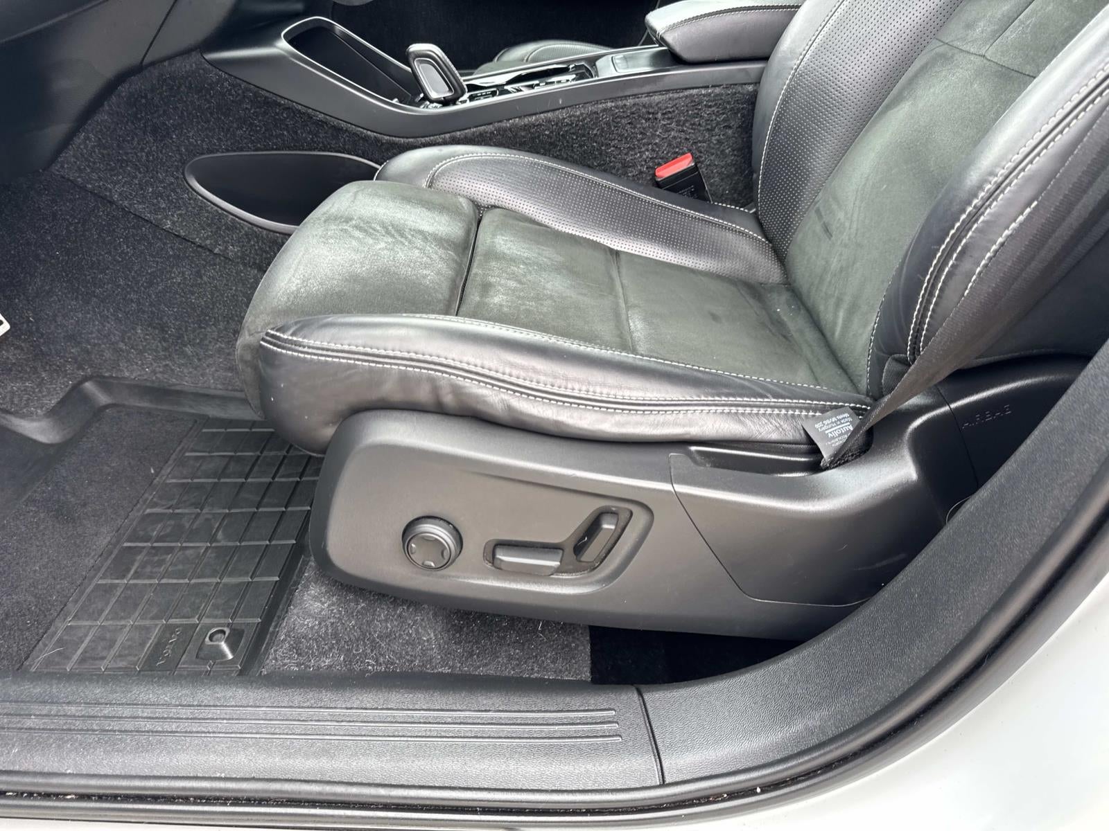 2019 Volvo XC40 T4 FWD R-Design
