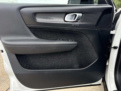 2019 Volvo XC40 T4 FWD R-Design