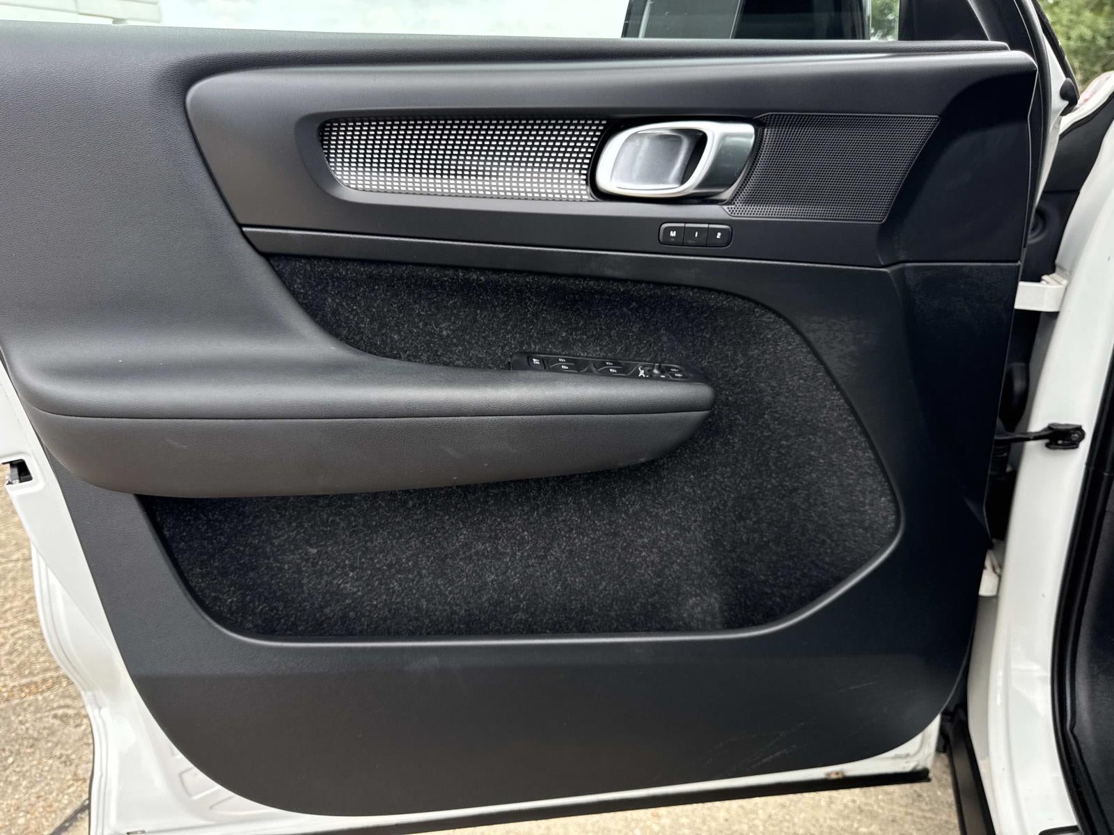 2019 Volvo XC40 T4 FWD R-Design