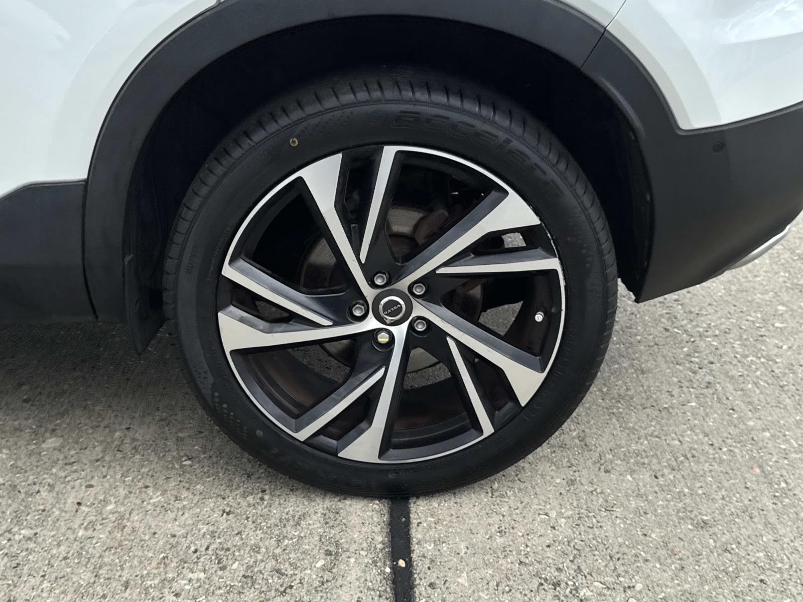 2019 Volvo XC40 T4 FWD R-Design